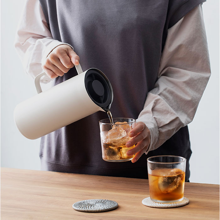 ピーコック Peacock ポット AHW-101 通販 リビングポット 卓上ポット ステンレスポット 1L ハンディポット 魔法瓶 保温 保冷 保冷温 おしゃれ 母の日 ピーコック |  | 02