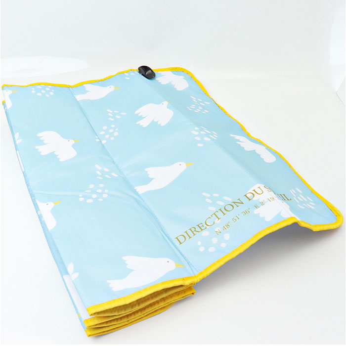 ニコット サンシェード 車 通販 パタパタサンシェード 日よけ 日除け 車用 設置簡単 フロント 動物 アニマル パタパタ かわいい 可愛い スリム ニコット |  | 08