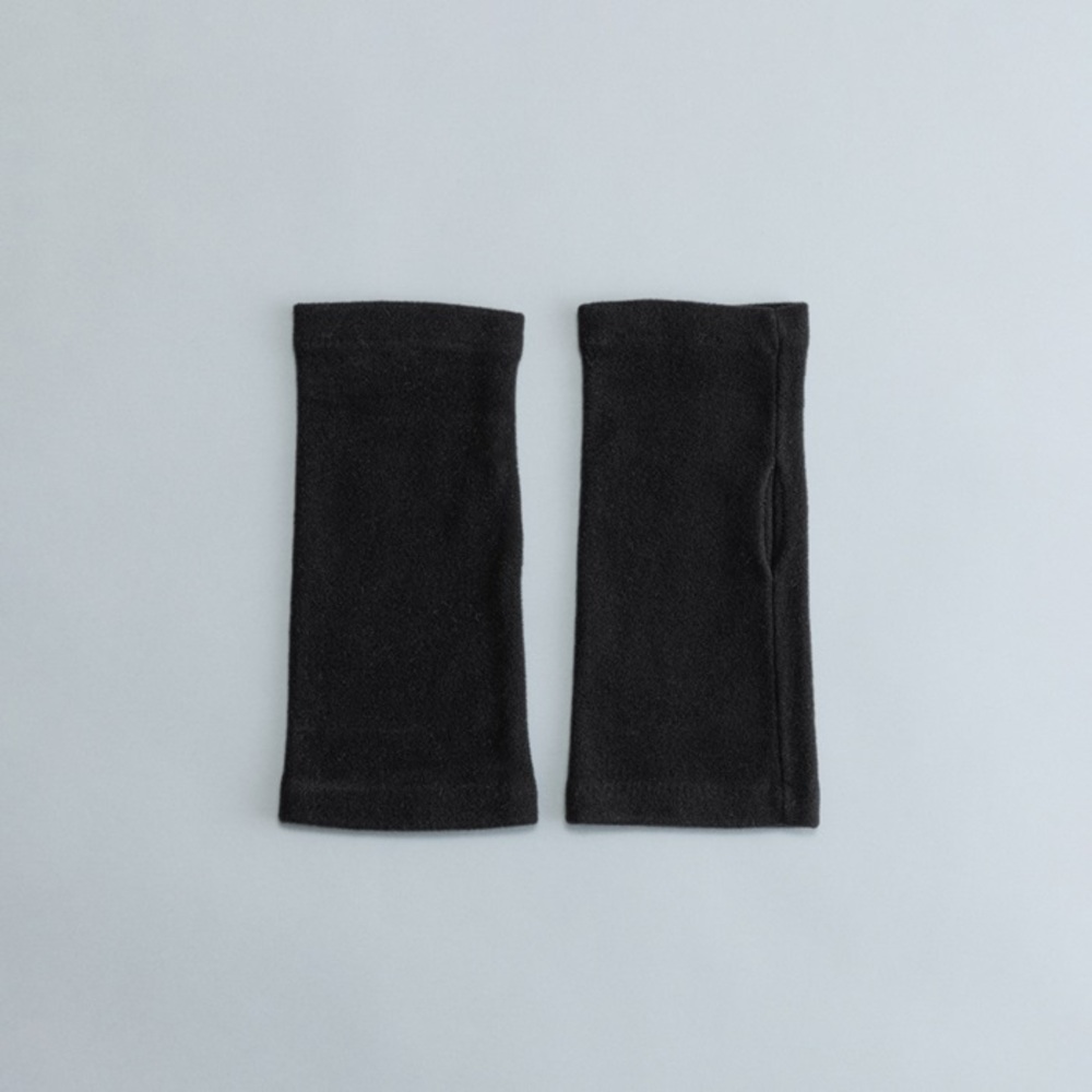 手首 温め グッズ 通販 リストカバー リストウォーマー レディース メンズ 保湿 抗菌 リスト カバー 吸湿発熱 おしゃれ かわいい ファッション シンプル 手首 | KURODA | 01