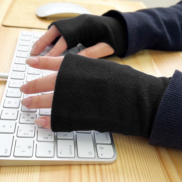 手首 温め グッズ 通販 リストカバー リストウォーマー レディース メンズ 保湿 抗菌 リスト カバー 吸湿発熱 おしゃれ かわいい ファッション シンプル 手首 | KURODA | 07