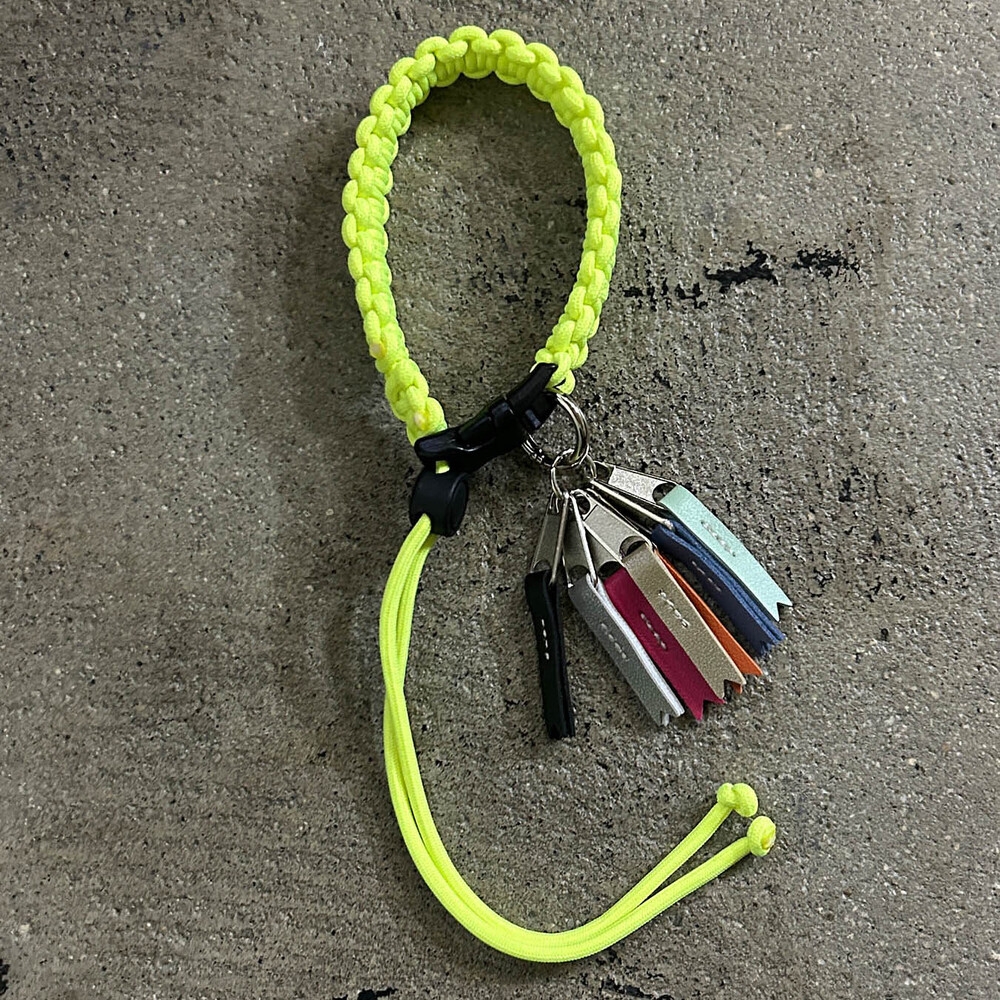 バッグ cheek バッグ チャーム C25004 通販 バッグチャーム パラコード ドリンクホルダー 持ち歩き キーホルダー ペットボトルホルダー ストラップ | Cheek | 03
