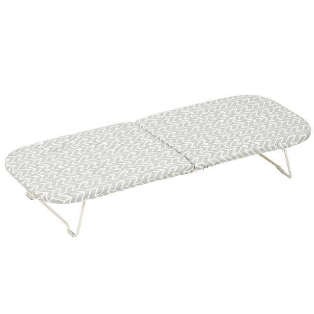 アイロン台 コンパクト 通販 畳める  北欧柄 スチームアイロン台 ボード 脚付き 収納 フック 掛けれる かわいい おしゃれ 足つき アイロンがけ アイロン台 |  | 01