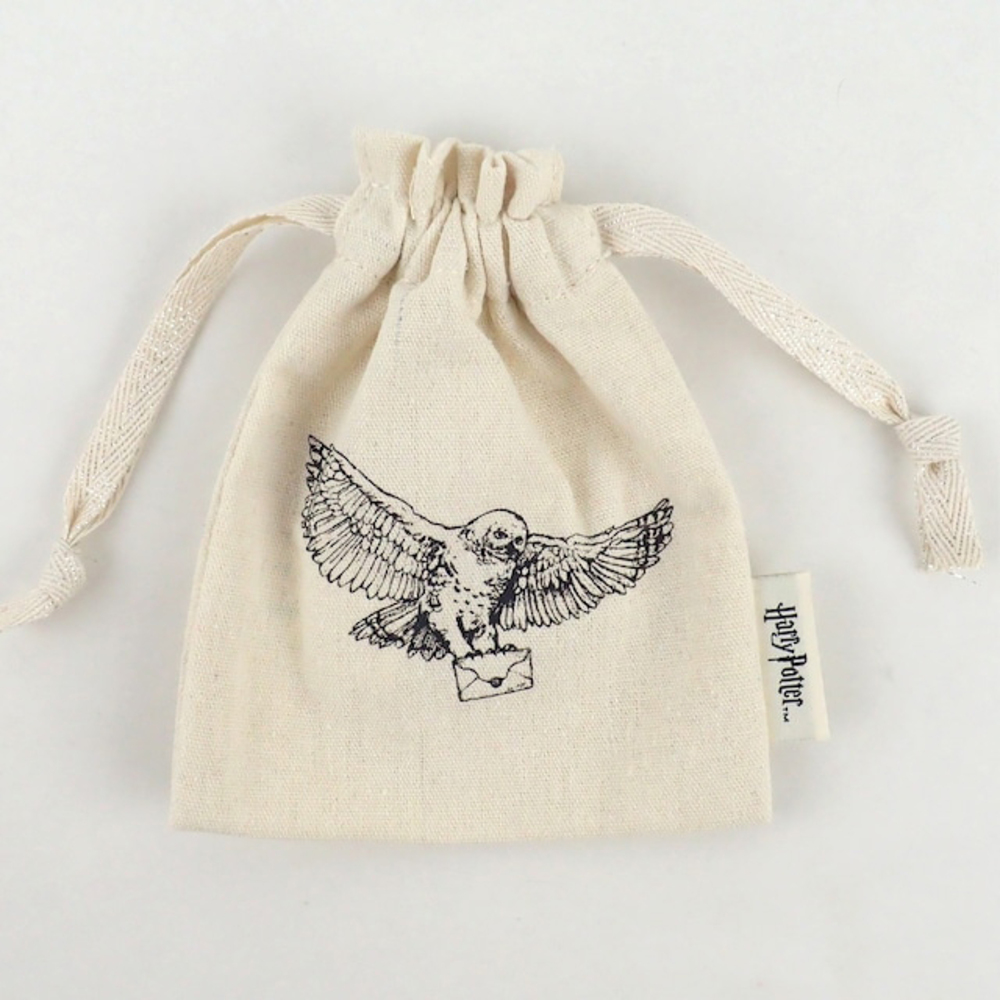 巾着ポーチ 通販 FLAPPER ハリーポッター 手描きモチーフ 16×13.5cm 巾着袋 巾着 ミニ巾着 ミニポーチ 化粧ポーチ コスメポーチ 小物入れ シンプル 巾着ポーチ | flapper_bags | 01