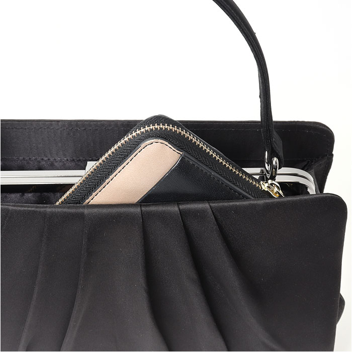 フォーマルバッグ 慶弔両用 通販 ブラックフォーマルバッグ フォーマル バッグ 黒 冠婚葬祭 ハンドバッグ がま口バッグ お葬式 葬儀 結婚式 フォーマルバッグ |  | 15