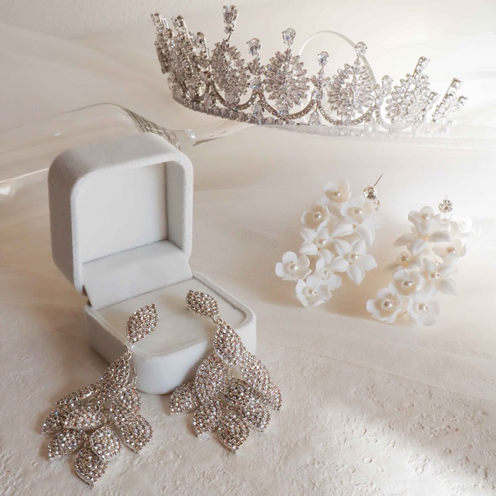 ブライダル ピアス 大ぶり 通販 ブライダルピアス ブライダルアクセサリー ウェディングアクセサリー リーフモチーフ 揺れるタイプ ゆれる 結婚式 ブライダル |  | 04