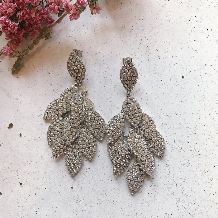 ブライダル ピアス 大ぶり 通販 ブライダルピアス ブライダルアクセサリー ウェディングアクセサリー リーフモチーフ 揺れるタイプ ゆれる 結婚式 ブライダル |  | 11