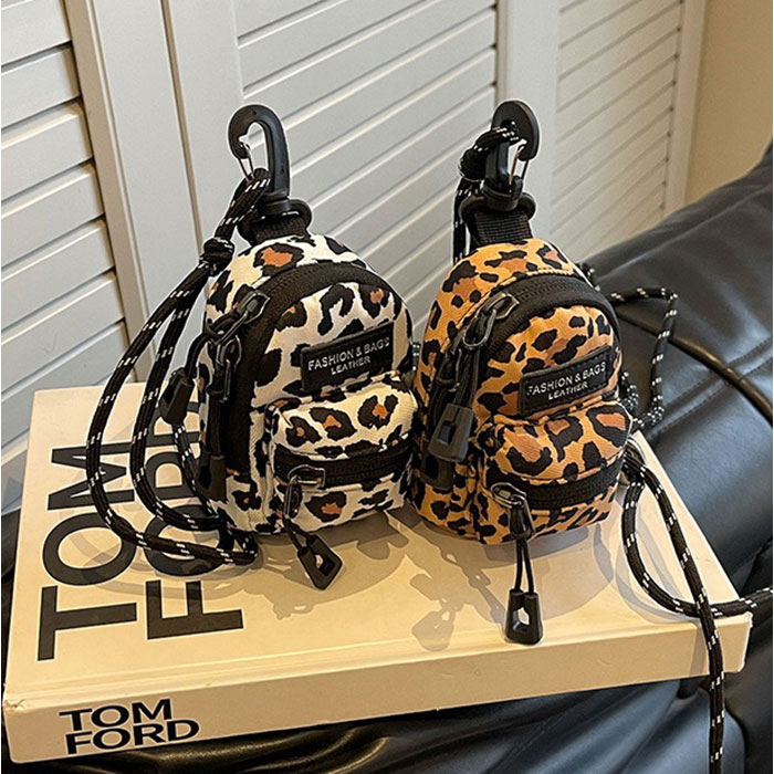 ミニポーチ カラビナ付き リュック型 通販 ポーチ ネックポーチ 小物入れ ストラップ ネックストラップ コインケース 小銭入れ ミニ財布 ミニ 小さめ ミニポーチ |  | 16