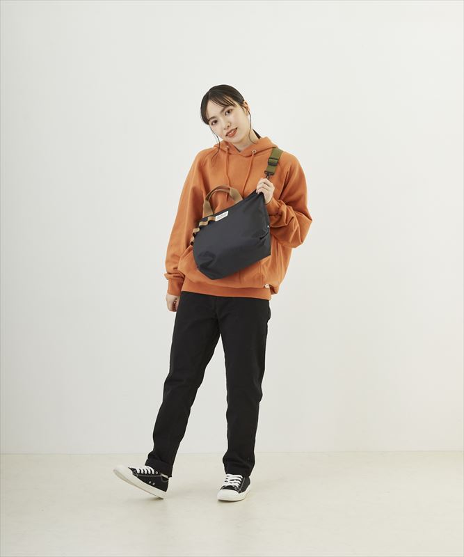 ROOTOTE ショルダーバッグ ハンドバッグ ピンク レザー 2WAY ROOTOTE ショルダーバッグ ハンドバッグ ピンク レザー 2WAY