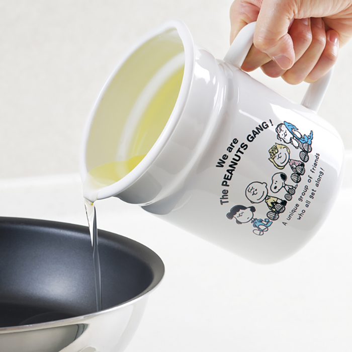 オイルポット おしゃれ 通販 スヌーピー グッズ 大人 向け ホーローオイルポット 琺瑯 ホーロー 活性炭カートリッジ 別売 油こし器 油 保存容器 オイルポット | SNOOPY | 02