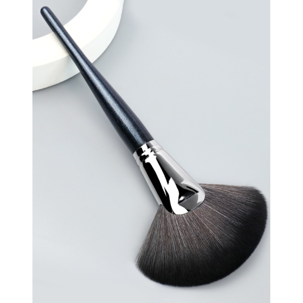 シェーディングブラシ メイク ブラシ 通販 メイクブラシ 化粧 ハイライト パウダーブラシ フェイスブラシ フィニッシングブラシ 扇形 シェーディングブラシ |  | 01