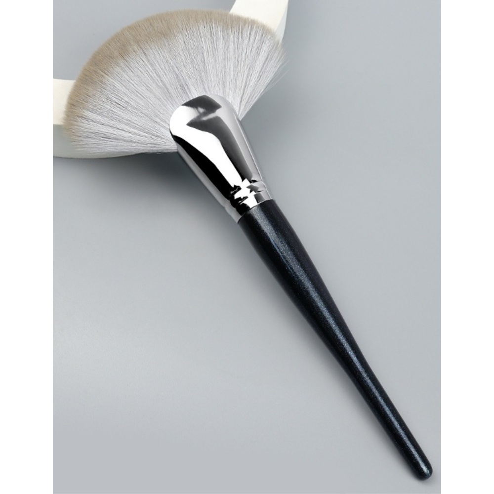 シェーディングブラシ メイク ブラシ 通販 メイクブラシ 化粧 ハイライト パウダーブラシ フェイスブラシ フィニッシングブラシ 扇形 シェーディングブラシ |  | 02