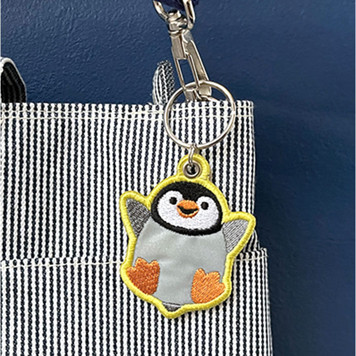 リフレクター キーホルダー 大人 通販 キーリング キーチャーム 反射キーホルダー チャーム 通学 通勤 反射 夜間 刺繍 交通安全 おしゃれ オシャレ リフレクター |  | 14