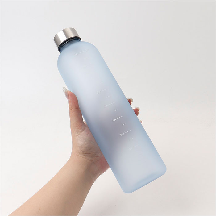 目盛り付き ボトル 水筒 通販 マグボトル マイボトル 大人用水筒 1l 直飲み 1000ml メモリ付き 半透明 おしゃれ シンプル 通勤 通学 ジム スポーツ 目盛り付き |  | 12