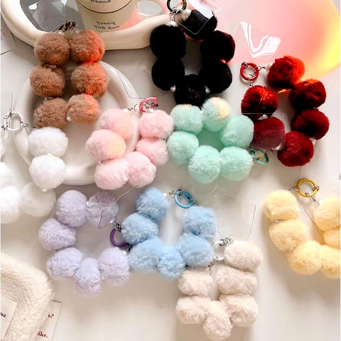 スマホ ストラップ ブレスレット 通販 スマホストラップ ハンドストラップ 手首 もこもこ モコモコ かわいい 可愛い ボンボン パール ビーズ スマホ |  | 15