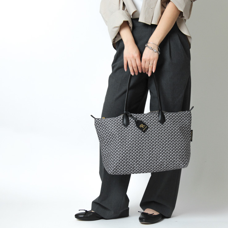 NEWモデル / 正規品 ロベルタピエリ トートバッグ バッグ ラージ ROBERTA PIERI ナイロン large tote lt2  tatami タタミ 本革 a4 横入れ 軽い レディース