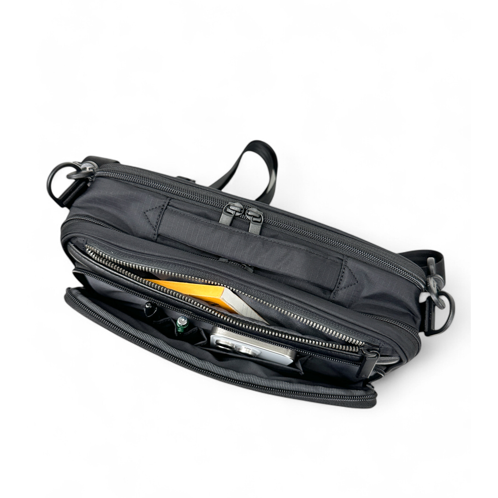 ace. GENE LABEL エースジーン フレックスライトD ショルダーバッグ