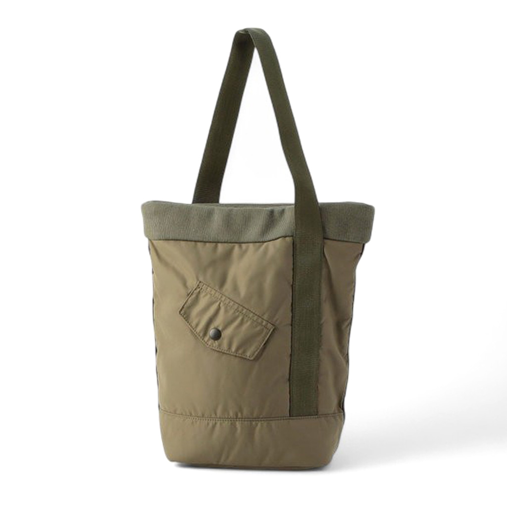 ブリーフィング チルト トートバッグ BRA251T11 BRIEFING TILT BAGUETTE TOTE バゲットトート 縦型 メンズ レディース B5サイズ 軽量 ナイロン カジュアル ミリタリー ブランド ギフト プレゼント 日本製 BRIEFING（ブリーフィング） チルト トートバッグ BRA251T11 BRIEFING