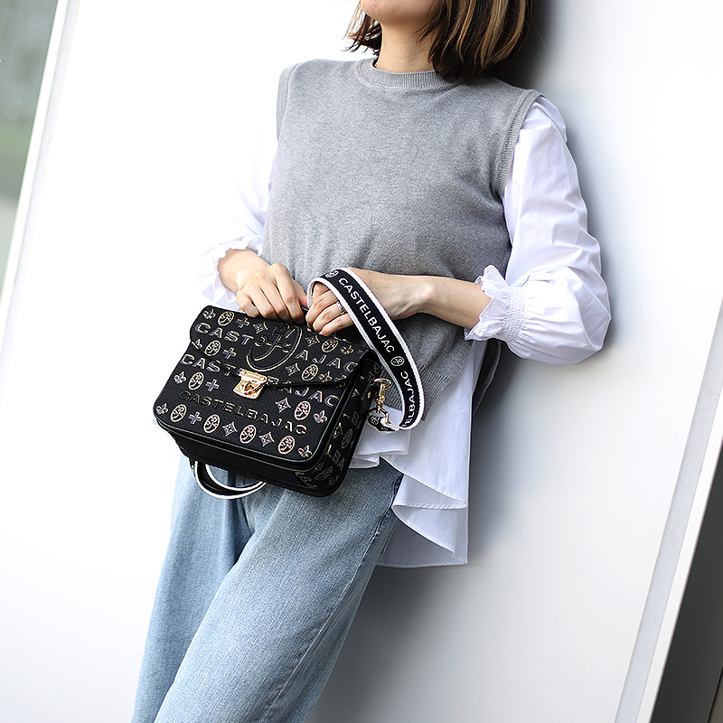 カステルバジャック かぶせショルダーバッグ CASTELBAJAC シテ ミニショルダーバッグ 2WAY A5 横型 ラメ ブランド 089152 メンズ レディース 刺繍 正規品の画像
