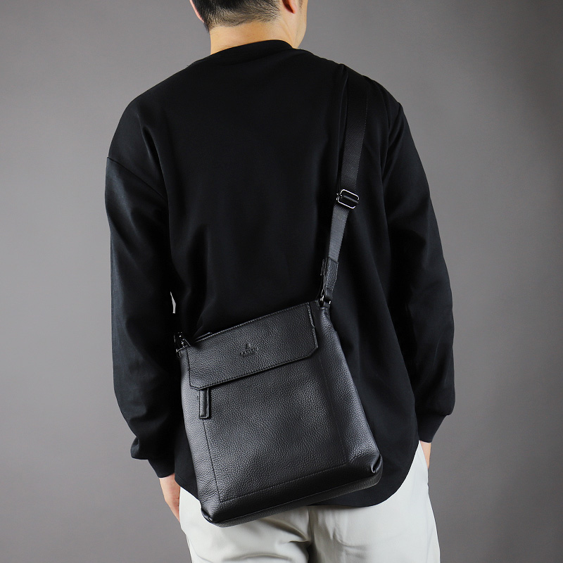 LANVIN COLLECTION ランバンコレクション カンヌ ショルダーバッグ 斜め掛けバッグ 肩掛け 285111 B5 A5 軽量 牛革 本革 撥水 軽量 レザー メンズ 正規品の画像