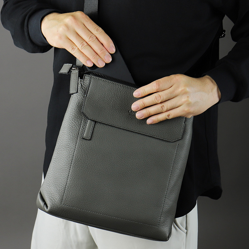 LANVIN COLLECTION ランバンコレクション カンヌ ショルダーバッグ 斜め掛けバッグ 肩掛け 285111 B5 A5 軽量 牛革 本革 撥水 軽量 レザー メンズ 正規品の画像
