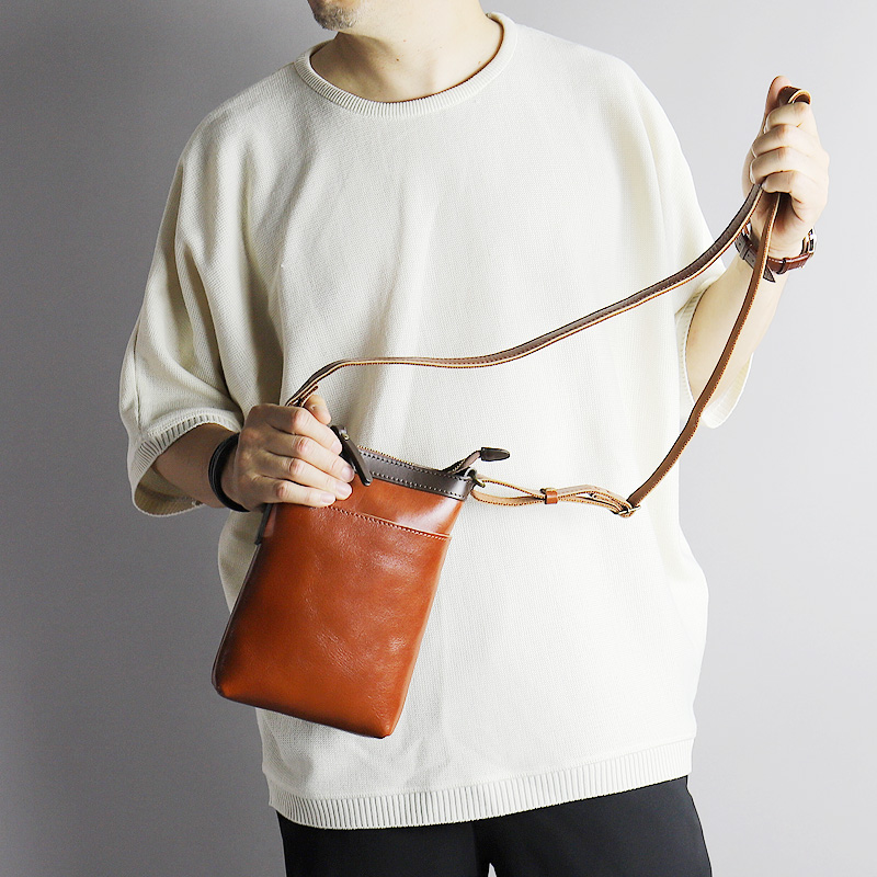 Zeha（ツェハ） ミニショルダーバッグ ショルダーポーチ 牛革 本革