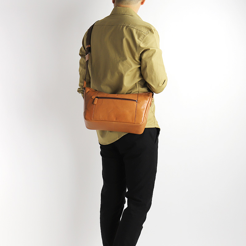 【商品レビューで+5%】アレグロ バッグ ショルダーバッグ メンズ ブランド Allegro ムラン 37843 舟形ショルダーバッグ 斜め掛けバッグ 肩掛け B5 A5 牛革 本革 レザー 革 軽量 普段使い 通勤 ビジネス 旅行 トラベル レジャー レディース カジュアル オシャレ 人気 Allegro アレグロ ムラン 舟形ショルダーバッグ 斜め掛けバッグ B5 A5