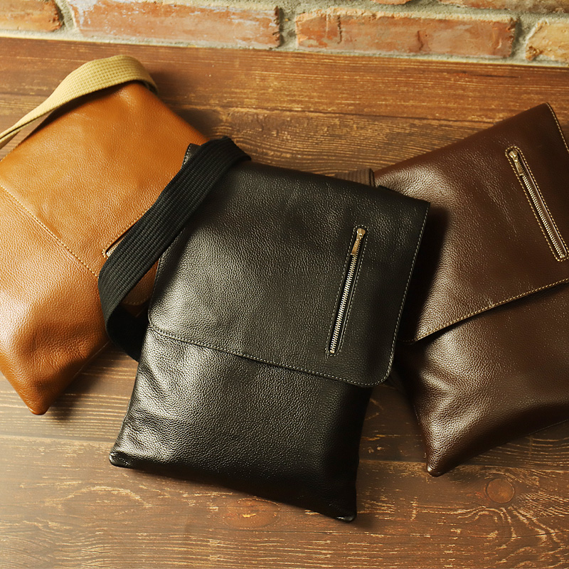 【商品レビューで+5%】ショルダーバッグ メンズ トラスター バッグ  ブランド TRUSTER モスク 75813 斜め掛けバッグ 肩掛け B5 A5 薄マチ 牛革 本革 レザー 革 軽量 普段使い 通勤 ビジネス 旅行 トラベル レジャー レディース カジュアル オシャレ 人気 TRUSTER トラスター モスク ショルダーバッグ 斜め掛けバッグ B5 A5 薄