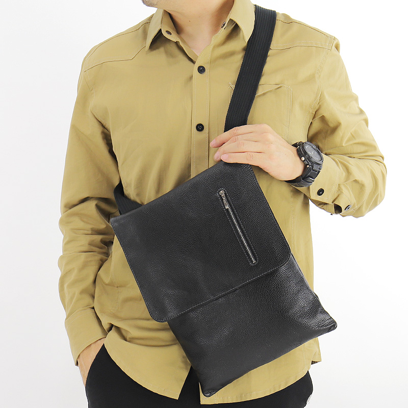 TRUSTER トラスター モスク ショルダーバッグ 斜め掛けバッグ B5 A5 薄