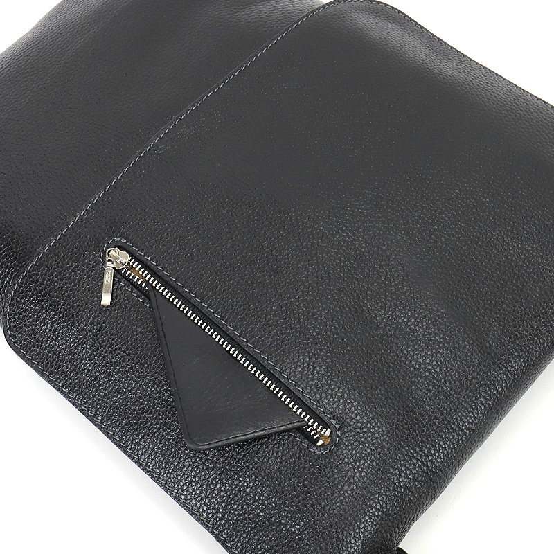 TRUSTER トラスター モスク ショルダーバッグ 斜め掛けバッグ B5 A5 薄