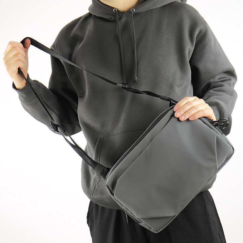 IS/IT（イズイット） ループ ショルダーバッグ ボディバッグ ワン