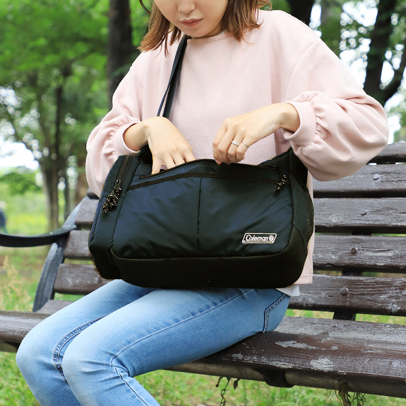 Coleman コールマン WALKER ウォーカー COOL SHOULDER MD クールショルダーMD ショルダーバッグ 8L A4 撥水 軽量 ボトルクーラー付 人気 メンズ レディース | Coleman | 18