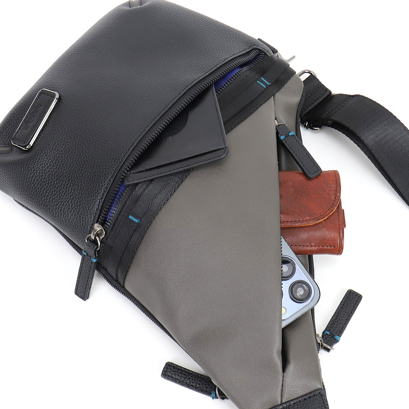 NICOLE（ニコル） リープス ボディバッグ ワンショルダーバッグ 斜め