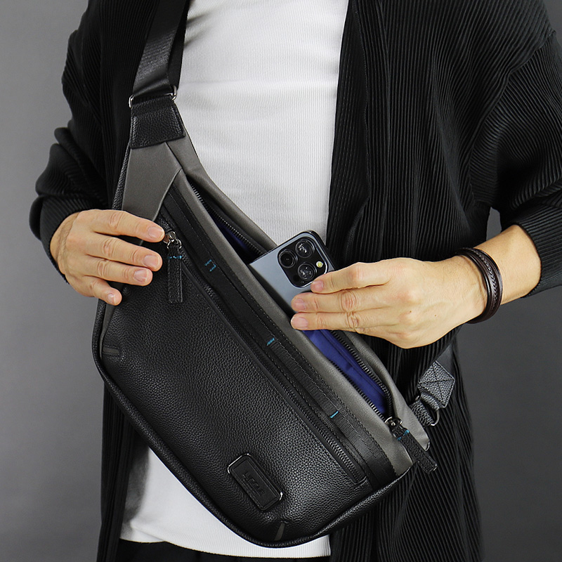 NICOLE（ニコル） リープス ボディバッグ ワンショルダーバッグ 斜め