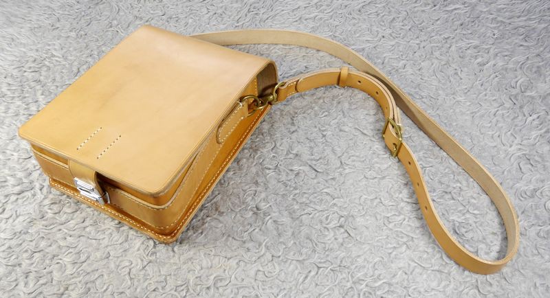 ランドセル型 ショルダーバッグ 鞄 馬具職人 ハンドメイド 総手縫い