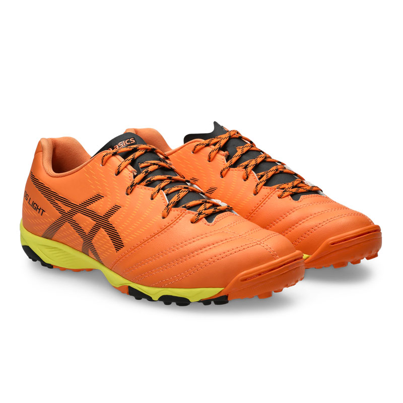 ASICS サッカートレーニングシューズ（色：オレンジ系）｜スパイク
