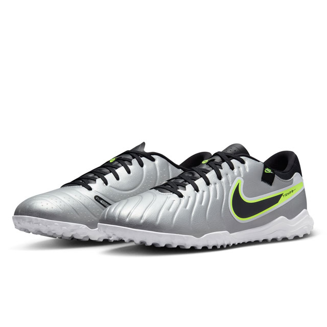 NIKE（ナイキ） 32％OFF！ サッカー フットサル ターフシューズ