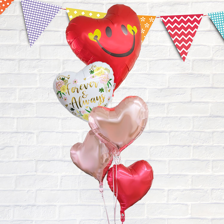 バルーン電報 スマイルハートと3つのハート浮き型バルーン 誕生日 結婚式 二次会 開店祝い 発表会 記念日 祝電 パーティ おしゃれ ハート バルーン ギフト | ブランド登録なし | 03
