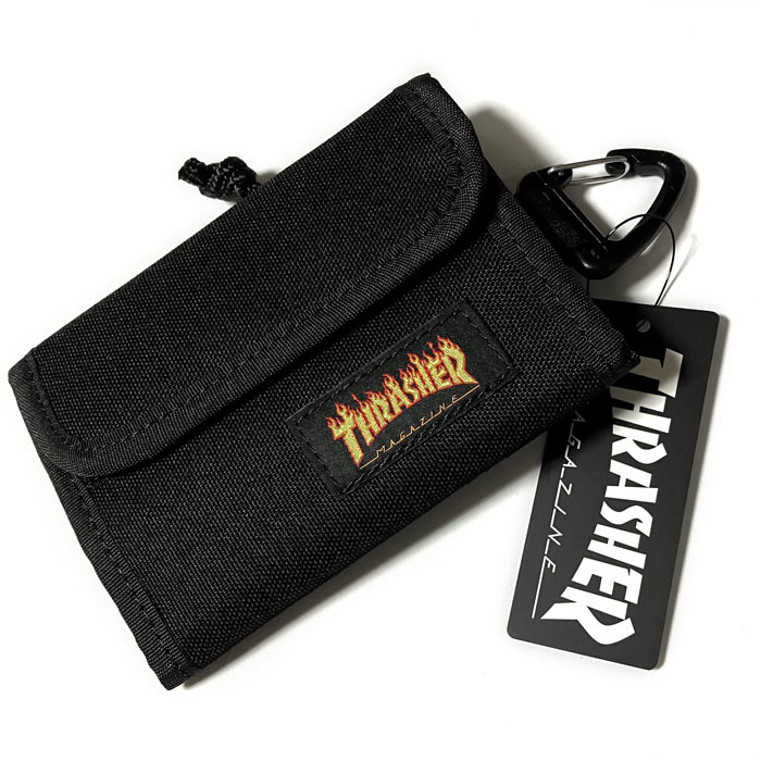 バイフォールドウォレット (ブラック) - THRASHER スラッシャー -X- 黒地 Bifold 二つ折り財布 サイフ 雑誌 マガジン スケーター スケートボード ストリート | THRASHER | 01