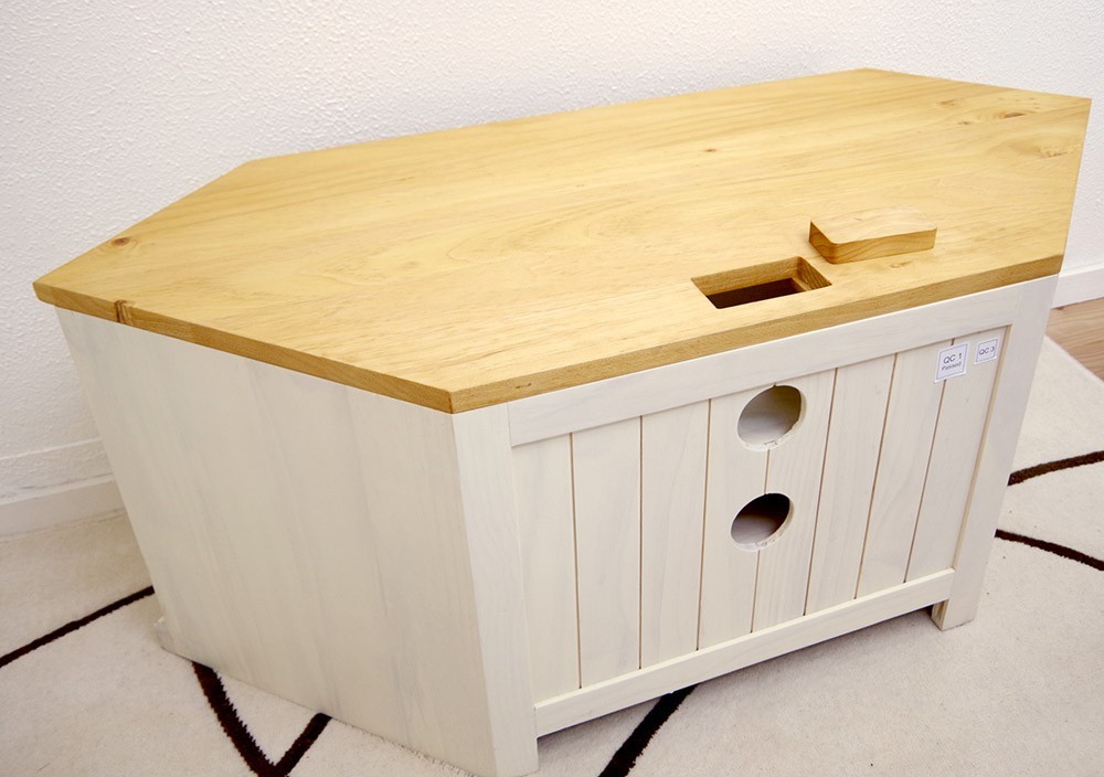 高さの低い 白いコーナーテレビ台 フレンチカントリー ローテレビ