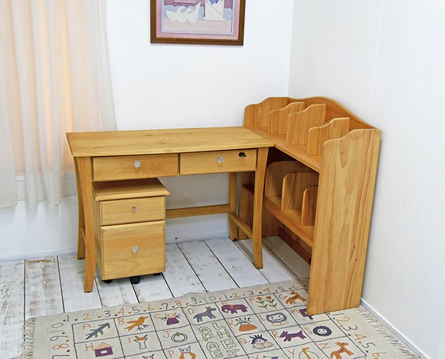 コンパクトなカントリー学習デスクセット