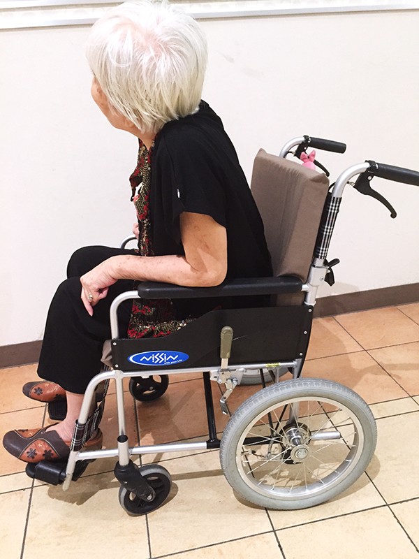 ラテックス 介護用 車椅子用クッション 座布団2枚セット 39cm角＆45cm