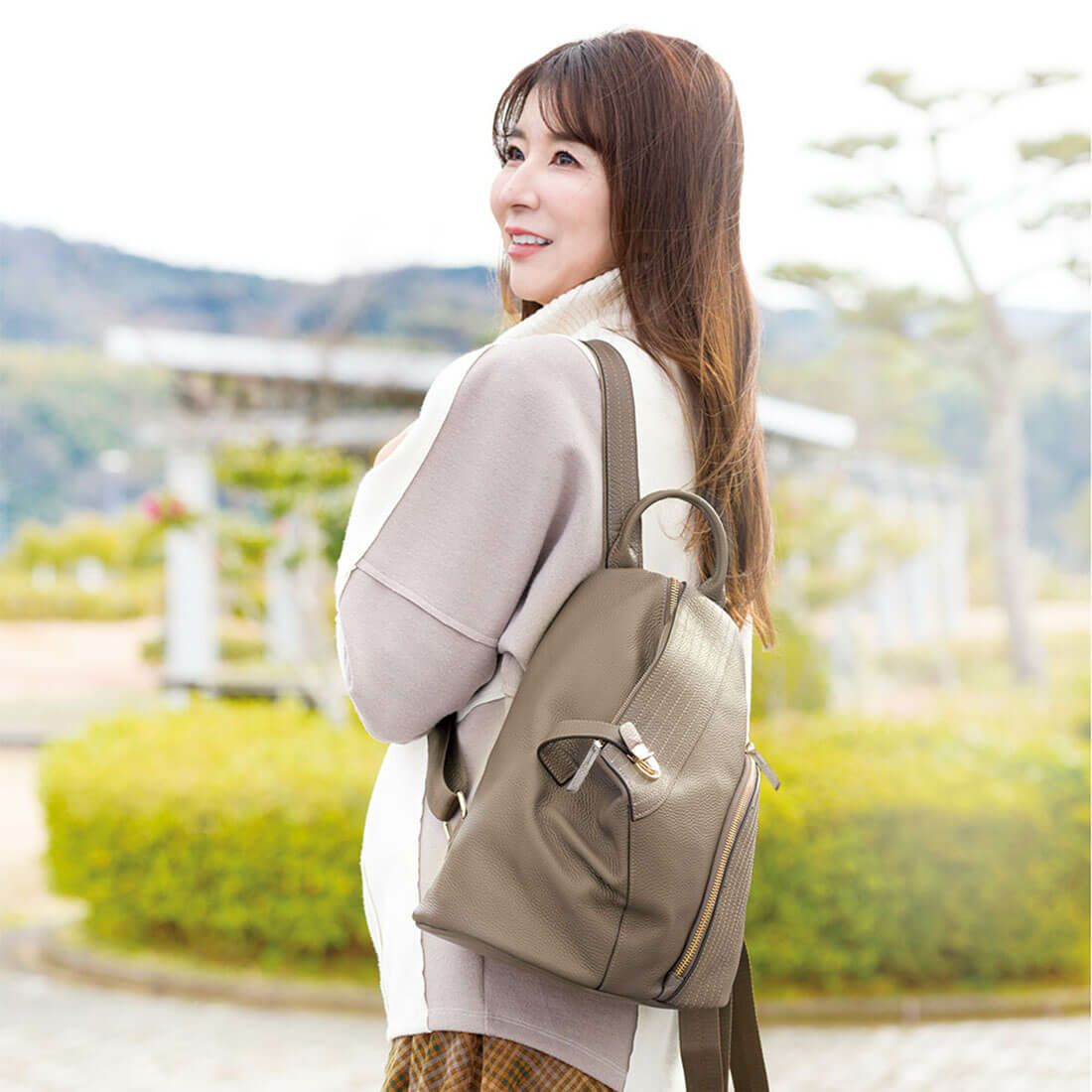 BARCOS（バルコス） 三角フォルムレザーリュック レディース 全2色