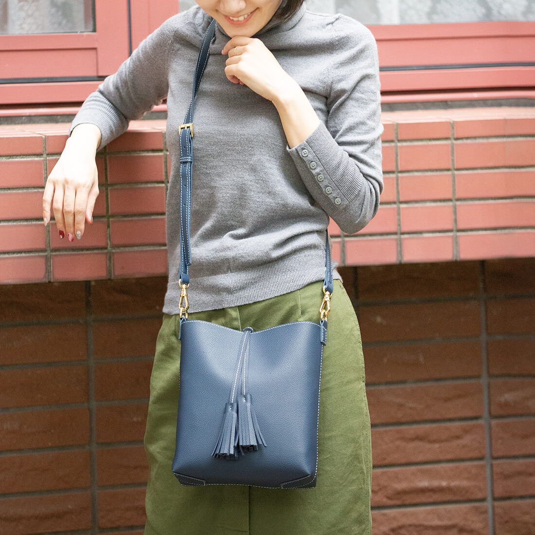 話題の人気 BarcosBlue タッセル付きショルダーバッグ レディース 全6色 バッグ