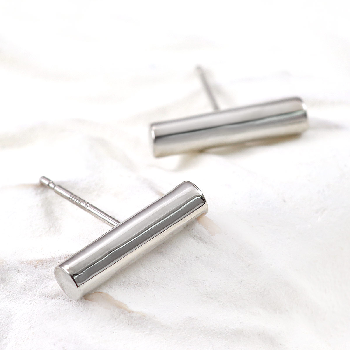 プラチナピアス シンプル レディース バー 棒 円柱 Pt900 アクセサリー