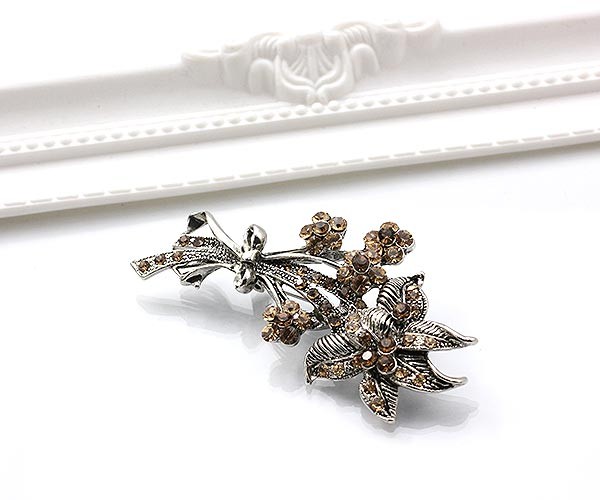 花束 ブローチ フラワー キラキラ お花 可愛い 花 アクセサリー