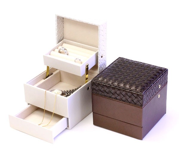 jbox-550-1.jpg