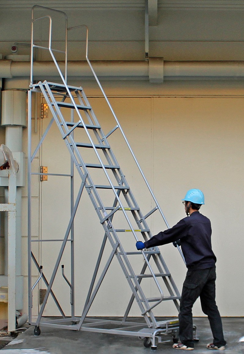 高所作業台 作業用踏台 高さ314cm 12段 耐荷重113kg 移動式踏台 スチール 作業用階段 作業台 足場台 移動式 階段 ステップ台 梯子  はしご 手すり キャスター 918 : humidai-hb918 : BAUHAUS - 通販 - Yahoo!ショッピング