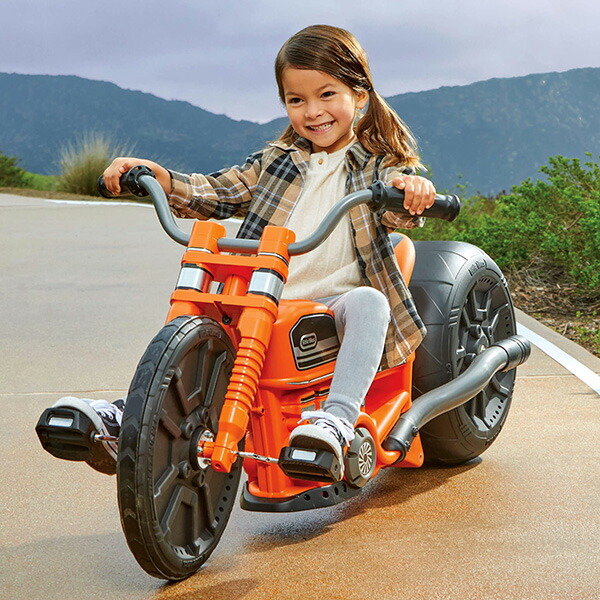 COLLECTIBLE LITTLE TIKES RUGGED RIGGZ SEMI TRUCK with TWO