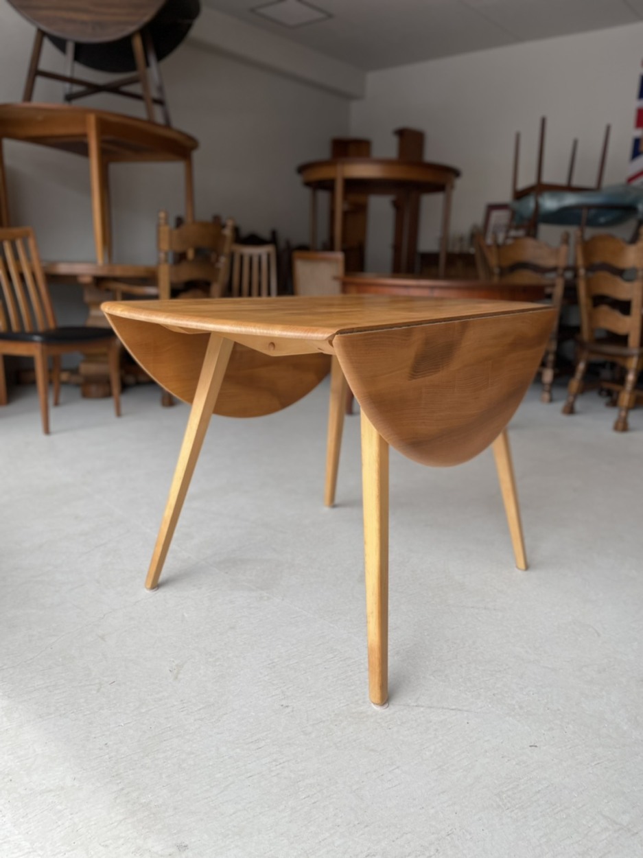 VINTAGE アーコール Ercol 丸い ダイニングテーブル コンパクト