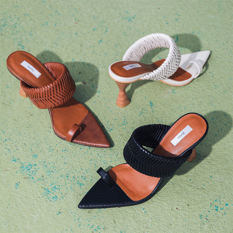 国内発送【NINE WEST】アンデラ トングヒールサンダル Amazon | Nine West レディース アンデラ ヒールサンダル